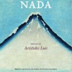Cuadro azul sobre fondo de nada